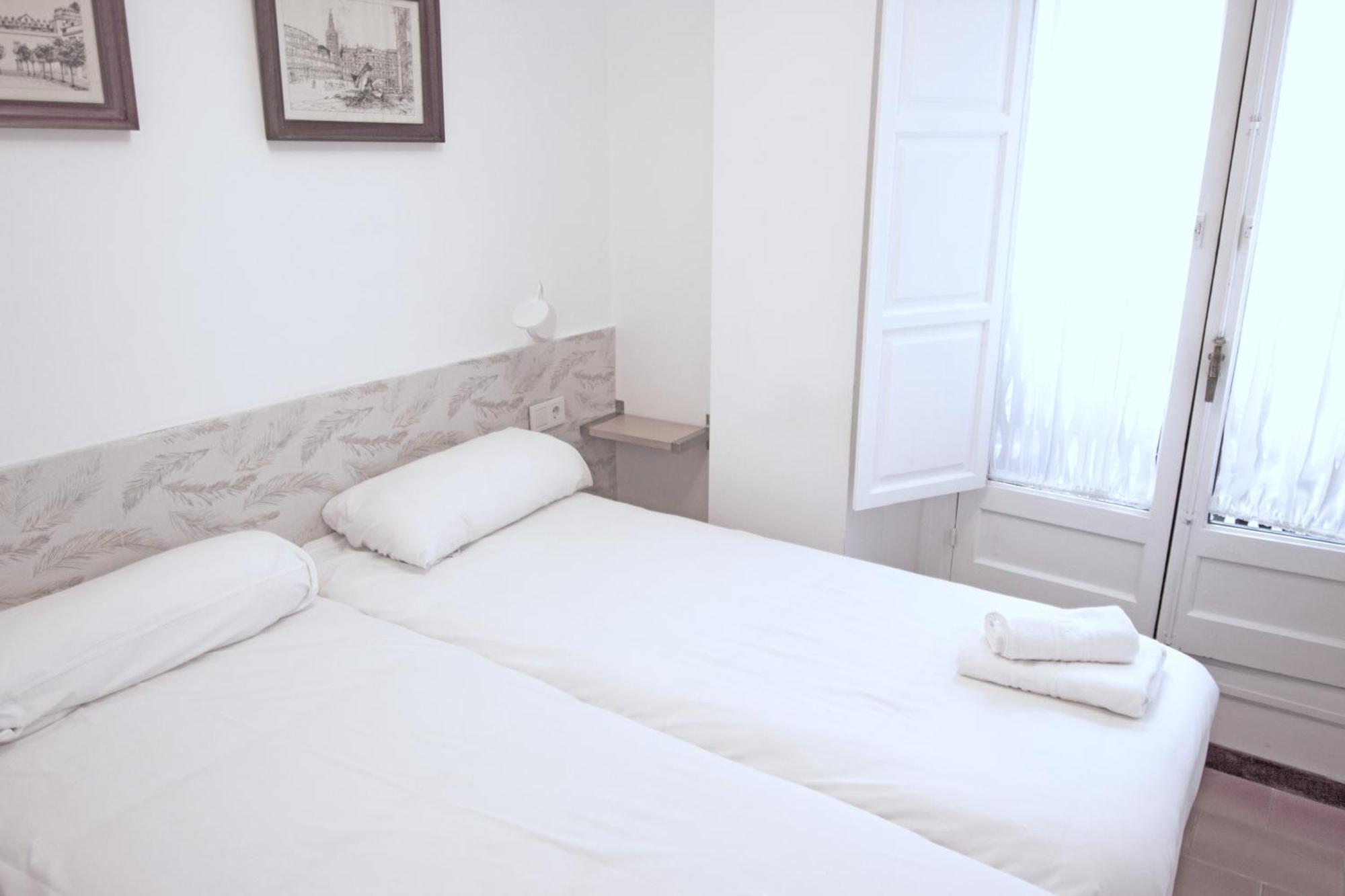 Rentalsevilla General Castanos Appartement *